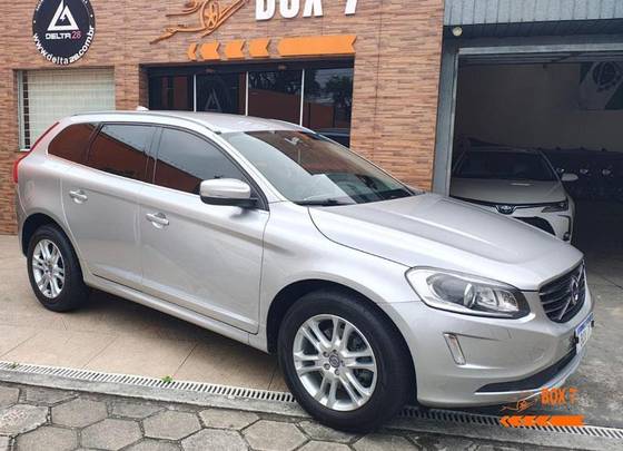 VOLVO XC60 2.0 T5 COMFORT FWD TURBO GASOLINA 4P AUTOMÁTICO